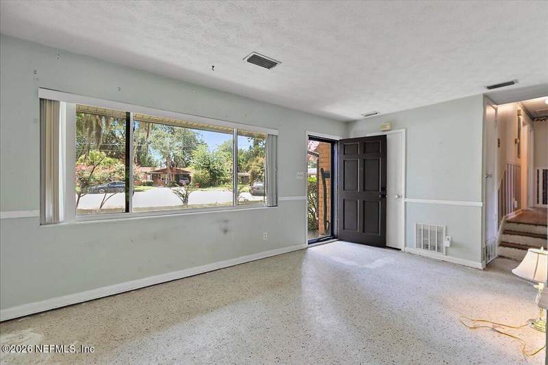 3 bedroom Single Family Residence at 5911 Marty Court, Loran Estates, Jacksonville — photo 4