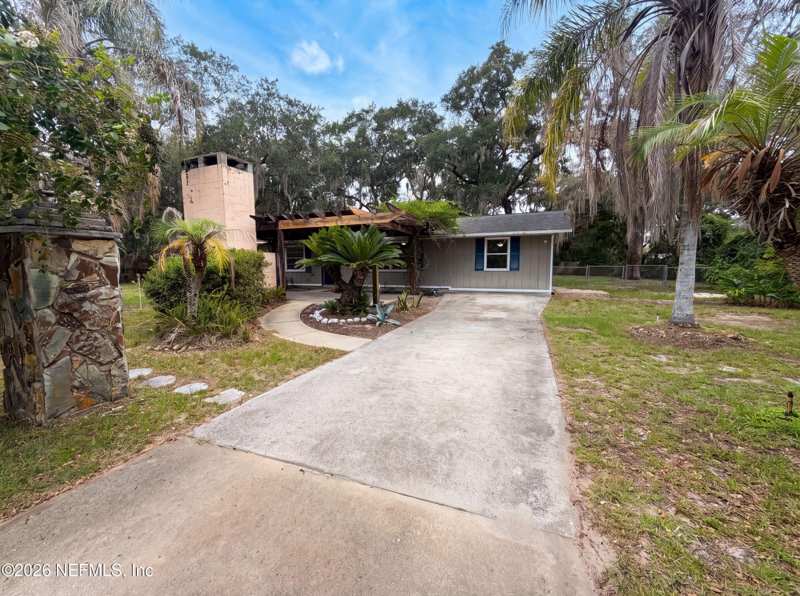 3 bedroom Single Family Residence at 6854 Holly Hill Road, Seminole Ridge, Melrose — photo 1