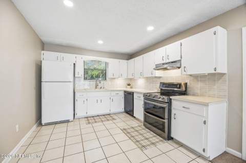 10429 Timber Creek Lane, Jacksonville FL - photo 22 of 37