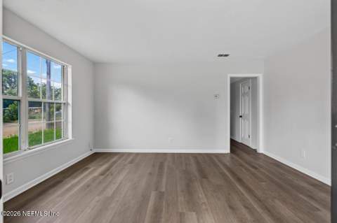 2715 W 45th Street, Jacksonville FL - photo 7 of 34