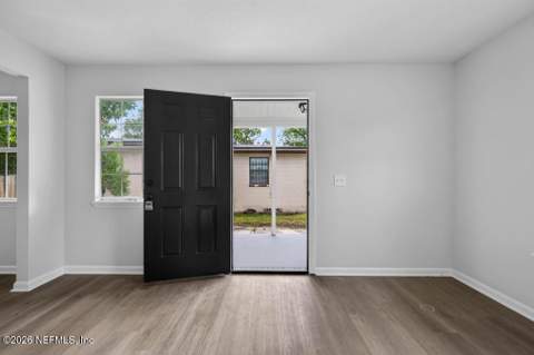 2715 W 45th Street, Jacksonville FL - photo 8 of 34