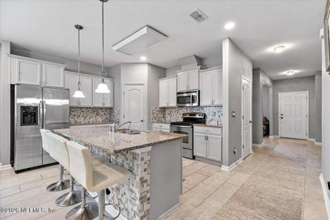 10400 Addison Lakes Drive, Jacksonville FL - photo 7 of 36