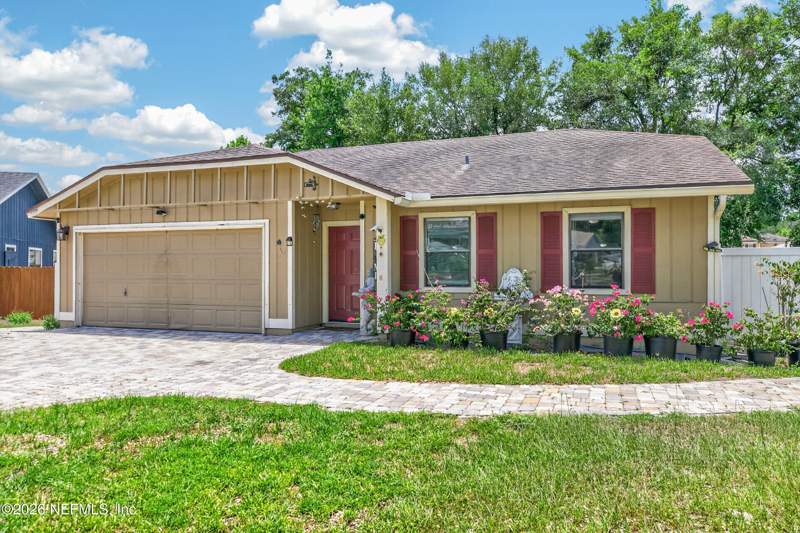 3 bedroom Single Family Residence at 8005 FLEUR DE LIS Drive, Raymur Villas, Jacksonville — photo 5