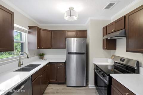 10762 Dulawan Drive, Jacksonville FL - photo 10 of 33