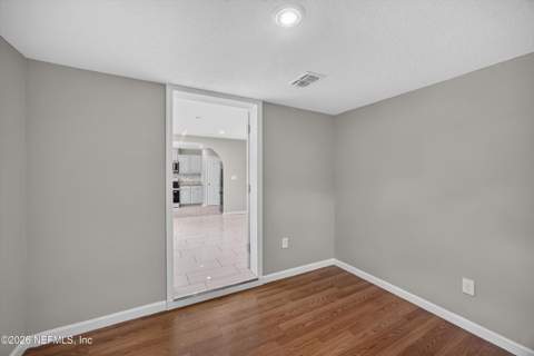 7015 Miss Muffet Lane, Jacksonville FL - photo 7 of 42