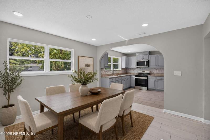 3 bedroom Single Family Residence at 7015 Miss Muffet Lane, Cedar Hills Estates, Jacksonville — photo 3