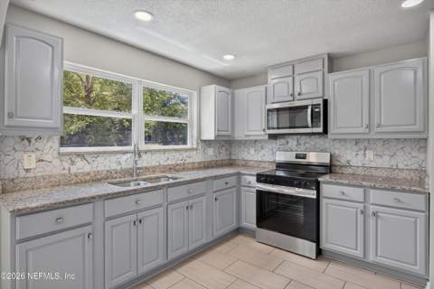 7015 Miss Muffet Lane, Jacksonville FL - photo 13 of 42
