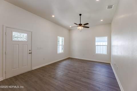 8119 Siskin Avenue, Jacksonville FL - photo 6 of 21