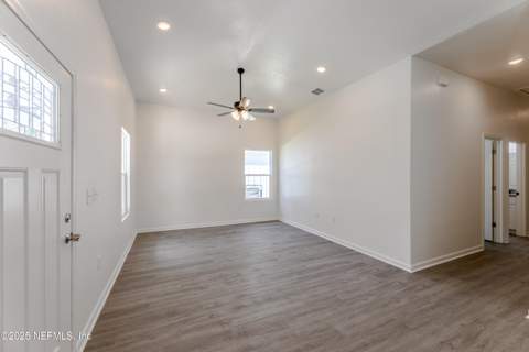 8119 Siskin Avenue, Jacksonville FL - photo 7 of 21