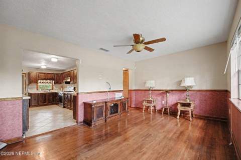 118 Fields Avenue, Jacksonville FL - photo 8 of 24