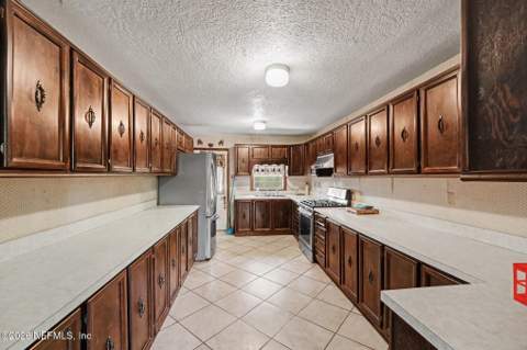118 Fields Avenue, Jacksonville FL - photo 10 of 24