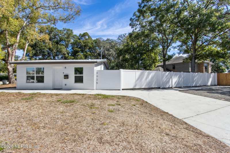 4 bedroom Single Family Residence at 2025 Art Museum Drive, St Nicholas, Jacksonville — photo 1