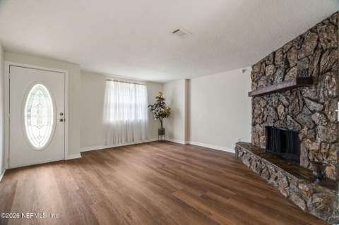 7322 Sharbeth Drive, Jacksonville FL - photo 8 of 67