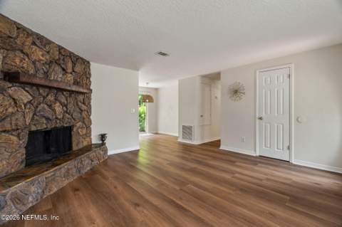 7322 Sharbeth Drive, Jacksonville FL - photo 9 of 67