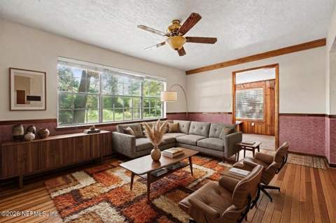 118 Fields Avenue, Jacksonville FL - photo 7 of 24