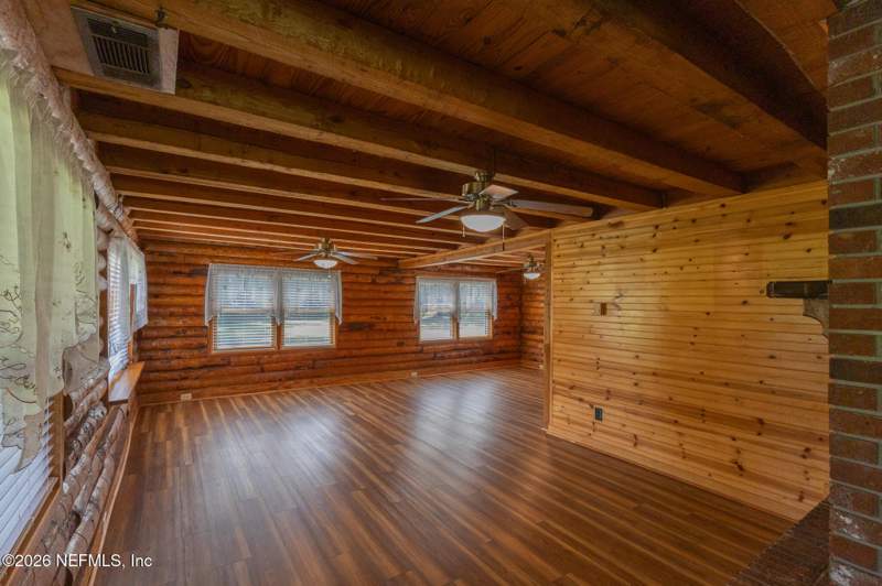 3 bedroom Single Family Residence at 111 Crescent Lake Shore Drive, Crescent City, Crescent City — photo 4