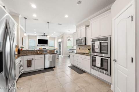 5384 CLAPBOARD CREEK Drive, Jacksonville FL - photo 10 of 31