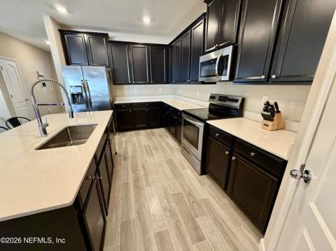 1615 Mathews Manor Drive, Jacksonville FL - photo 8 of 29