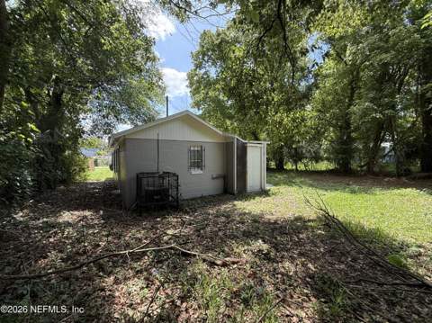 9037 Washington Avenue, Jacksonville FL - photo 6 of 23