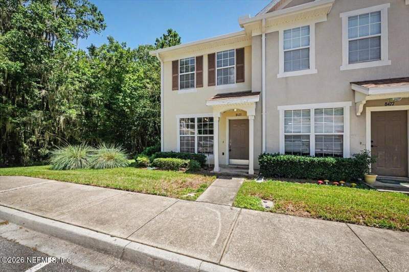 2 bedroom Townhouse at 8423 THORNBUSH Court, Drayton Park, Jacksonville — photo 3
