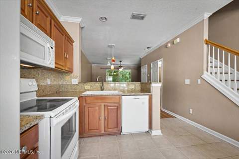 8423 Thornbush Court, Jacksonville FL - photo 11 of 39