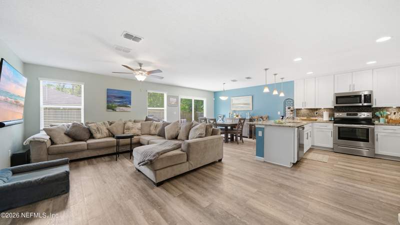 3 bedroom Single Family Residence at 12068 Versailles Street, Sans Pareil, Jacksonville — photo 3
