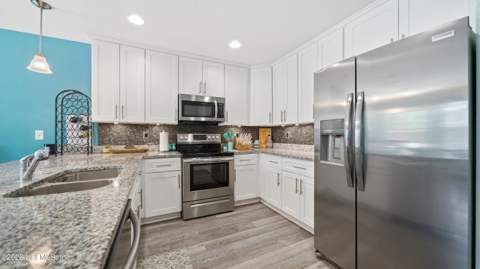 12068 Versailles Street, Jacksonville FL - photo 7 of 36