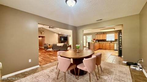 5776 Middleton Court, Jacksonville FL - photo 17 of 36