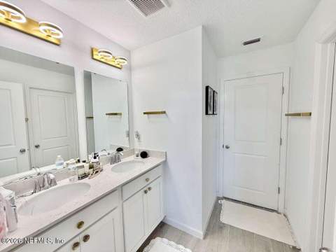 6823 Skinners Dairy Way, Jacksonville FL - photo 13 of 20
