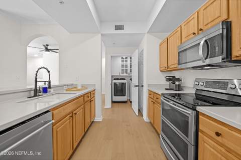 10075 Gate Parkway #903, Jacksonville FL - photo 12 of 37