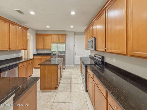 12039 Wynnfield Lakes Circle, Jacksonville FL - photo 19 of 84