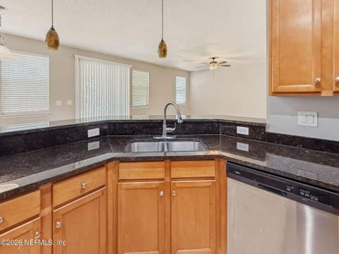 12039 Wynnfield Lakes Circle, Jacksonville FL - photo 21 of 84