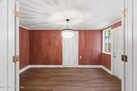 5466 Keystone Drive, Jacksonville FL - photo 11 of 37