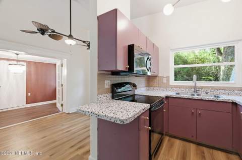 5466 Keystone Drive, Jacksonville FL - photo 14 of 37