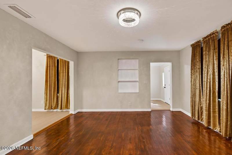 2 bedroom Single Family Residence at 9046 TYLER Avenue, Thompsons Riverview, Jacksonville — photo 5