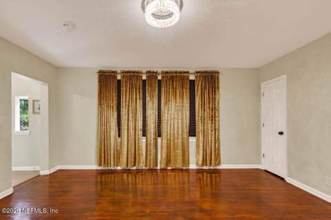 9046 Tyler Avenue, Jacksonville FL - photo 8 of 48
