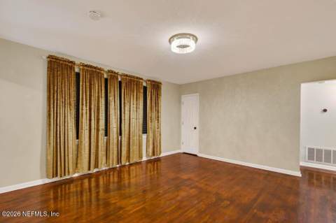 9046 Tyler Avenue, Jacksonville FL - photo 9 of 48