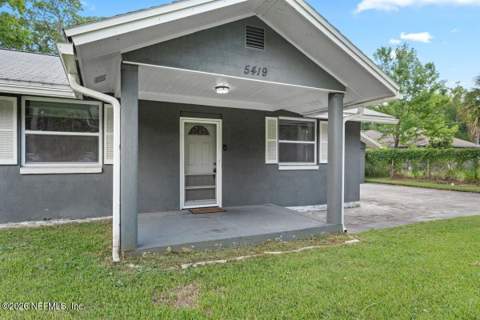 5419 Alpha Avenue, Jacksonville FL - photo 6 of 50