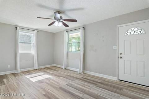 5419 Alpha Avenue, Jacksonville FL - photo 10 of 50