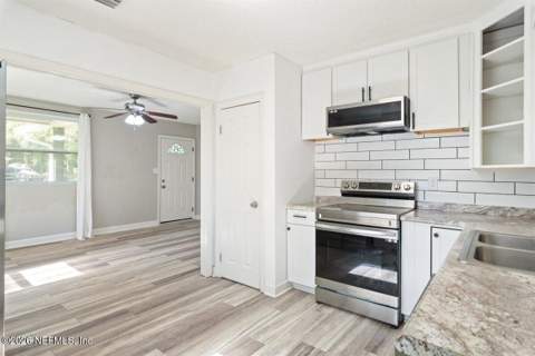 5419 Alpha Avenue, Jacksonville FL - photo 15 of 50