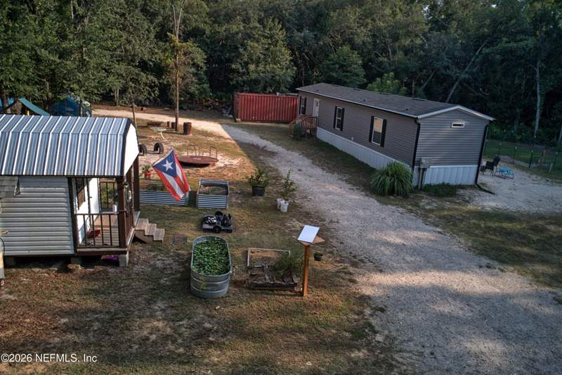 2 bedroom Mobile Home at 117 Gas Easement Road, Interlachen Estate, Interlachen — photo 2