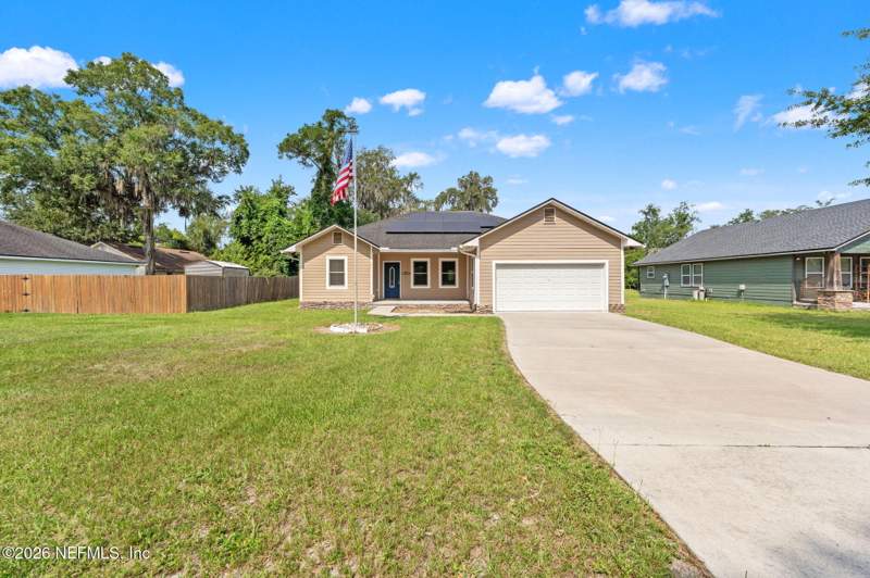 3 bedroom Single Family Residence at 236 S 7th Street, Macclenny, Macclenny — photo 1