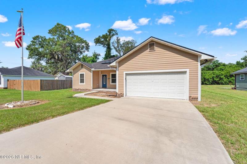 3 bedroom Single Family Residence at 236 S 7th Street, Macclenny, Macclenny — photo 3
