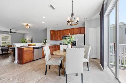 4454 Capital Dome Drive, Jacksonville FL - photo 16 of 63