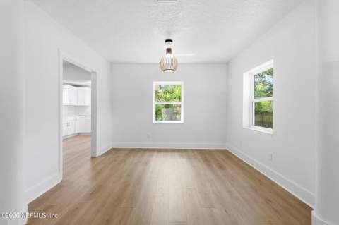 4242 Pinewood Avenue, Jacksonville FL - photo 16 of 46