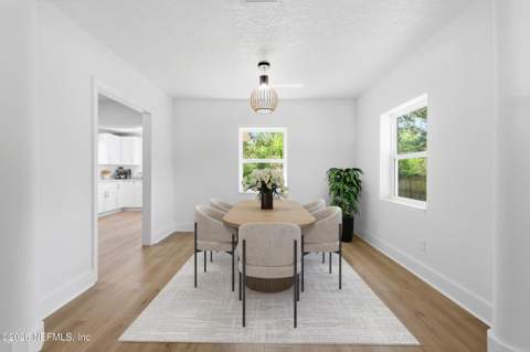 4242 Pinewood Avenue, Jacksonville FL - photo 15 of 46