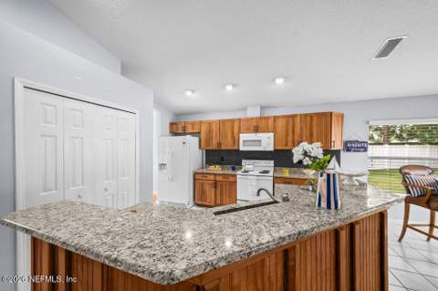 2109 Pebble Creek Lane, Fleming Island FL - photo 14 of 69