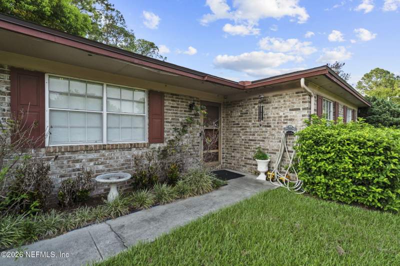 3 bedroom Single Family Residence at 286 Evergreen Lane, Middleburg, Middleburg — photo 2