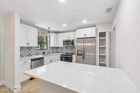 2926 Searchwood Drive, Jacksonville FL - photo 6 of 19