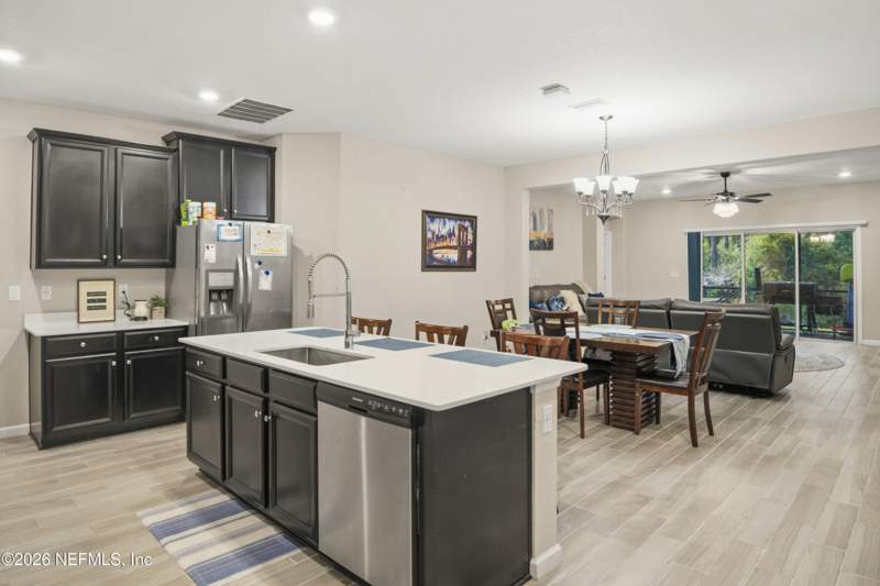 4 bedroom Single Family Residence at 9906 Pavnes Creek Drive, Longleaf, Jacksonville — photo 3